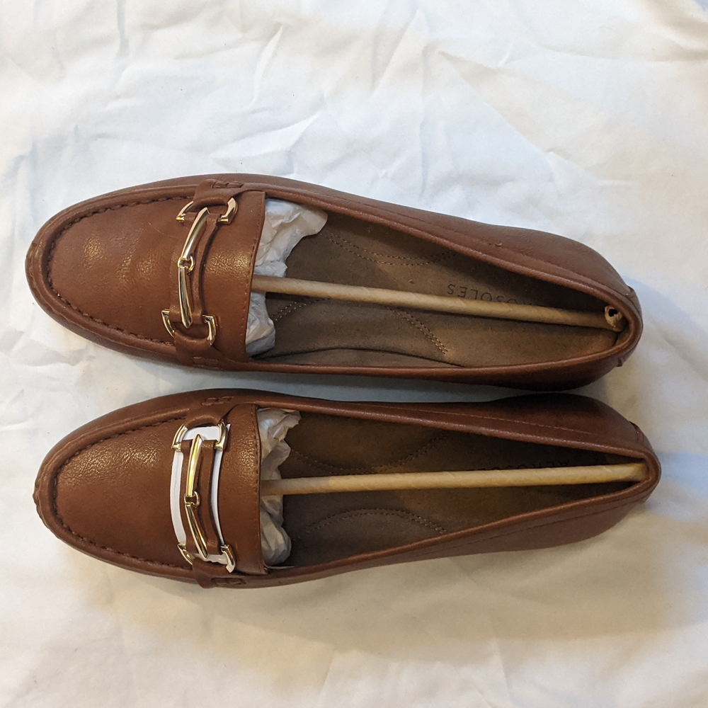 Size 8.5 Wide Aerosoles Brown Flats with Gold Details